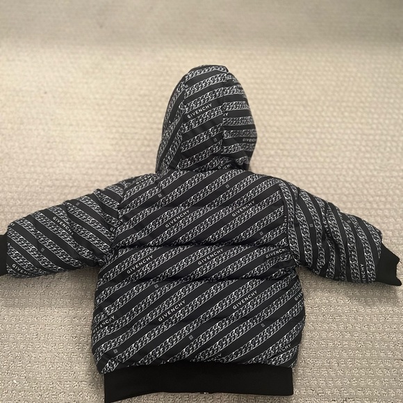 *AUTHENTIC* - Picture 4 of 5